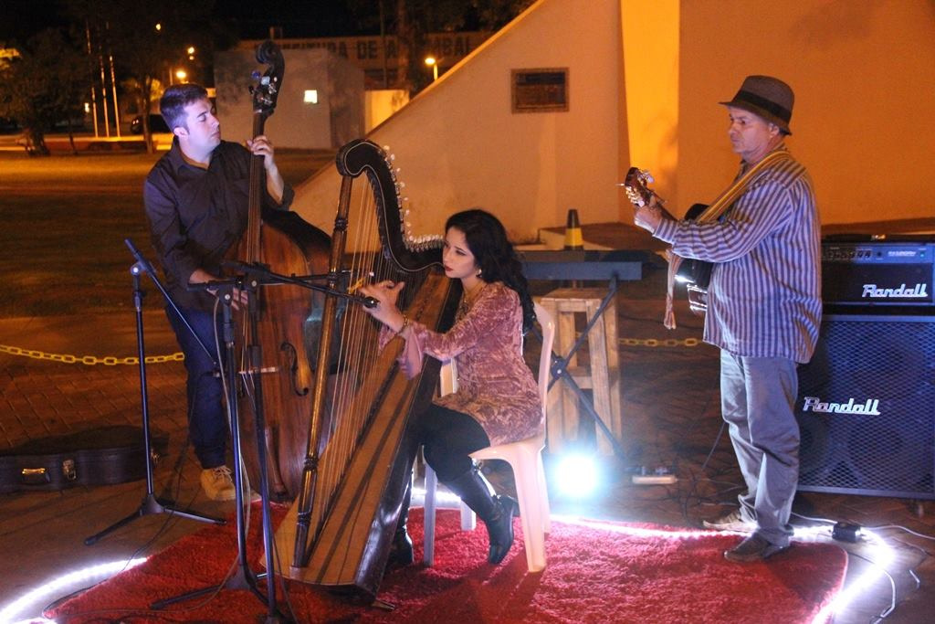 Domingo é dia do projeto “O Som da Cidade” em Amambai A população amambaiense tem tido oportunidade de assistir apresentações que expressam a cultura regional / Foto: Decom