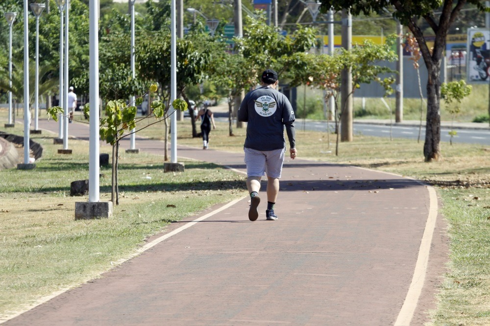 Pista de caminhada e estacionamento nas vilas Jardim Panorama e Orlando Viol Vereador Darci quer melhorar condições de lazer junto as comunidades / Foto: Ilustrativa