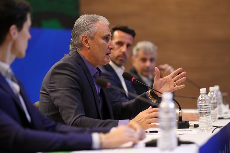 Tite convoca hoje os 23 jogadores que disputarão a Copa da Rússia Tite convoca hoje a seleção da Copa, cercado de expectativa sobre quem entra na vaga de Daniel Alves - Direitos reservados/Lucas Figueiredo-CBF