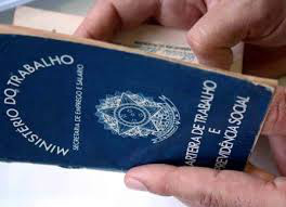Desemprego do Brasil cai a 6,8% em 2014 e é o menor dos últimos dois anos Desemprego do Brasil cai a 6,8% em 2014 e é o menor dos últimos dois anos