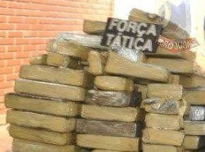 Jovem é preso com 50 kg de droga guardado no quarto