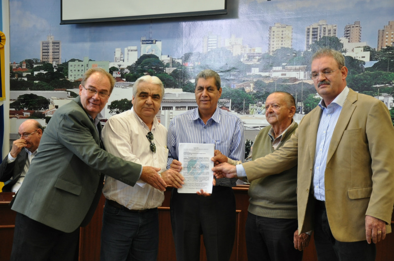 Geraldo Resende diz que “MS Forte II” poderá incluir novas demandas da sociedade Lideranças políticas apresentam pedidos da sociedade douradense ao governador André Puccinelli.