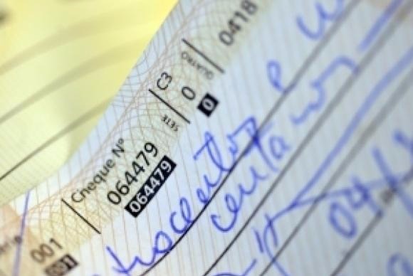 Cheques devolvidos atingem o menor nível desde setembro de 2014 Em queda: cheques devolvidos em junho atingiram 1,83% contra 1,80% de setembro de 2014Agência Brasil