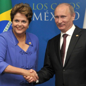 Dilma se reúne com Putin e assina acordos Dilma se reúne com Putin e assina acordos