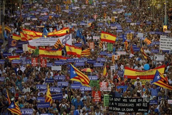 Manifestação contra os atentados na Catalunha reuniu 500 mil pessoasEFE/Alberto Estévez