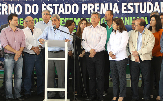 História de superação se transforma em exemplo para aluno conquistar prêmio