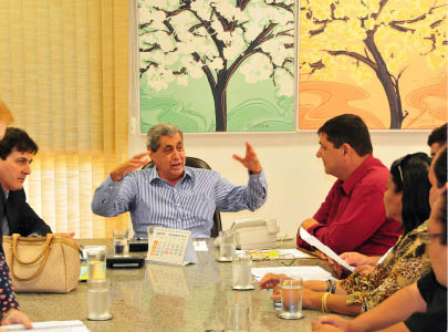 Foto: Valdenir Rezende / Correio do EstadoGovernador reunido com sindicalistas da Fetems para tratar do reajuste dos administrativos