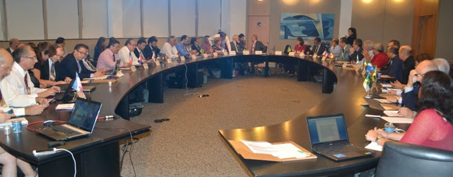 Após o almoço, teve início uma mesa redonda reunindo os representantes de FAP’s e as agências de fomento à pesquisa.Foto: Divulgação 