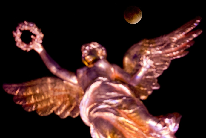 Monumento da Independência, na Cidade do México. Fonte: AFP PHOTO / ALFREDO ESTRELLA
