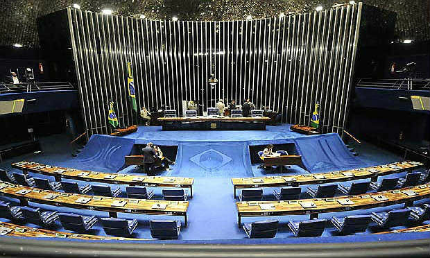 MP do Salário Mínimo e reforma política mobilizam senadores MP do Salário Mínimo e reforma política mobilizam senadores