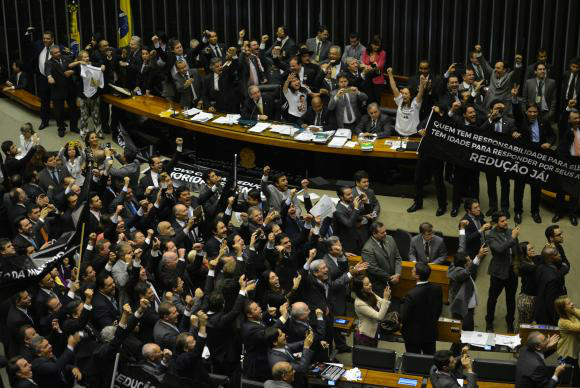 Cunha comemora decisão que mantém votação da PEC da Maioridade