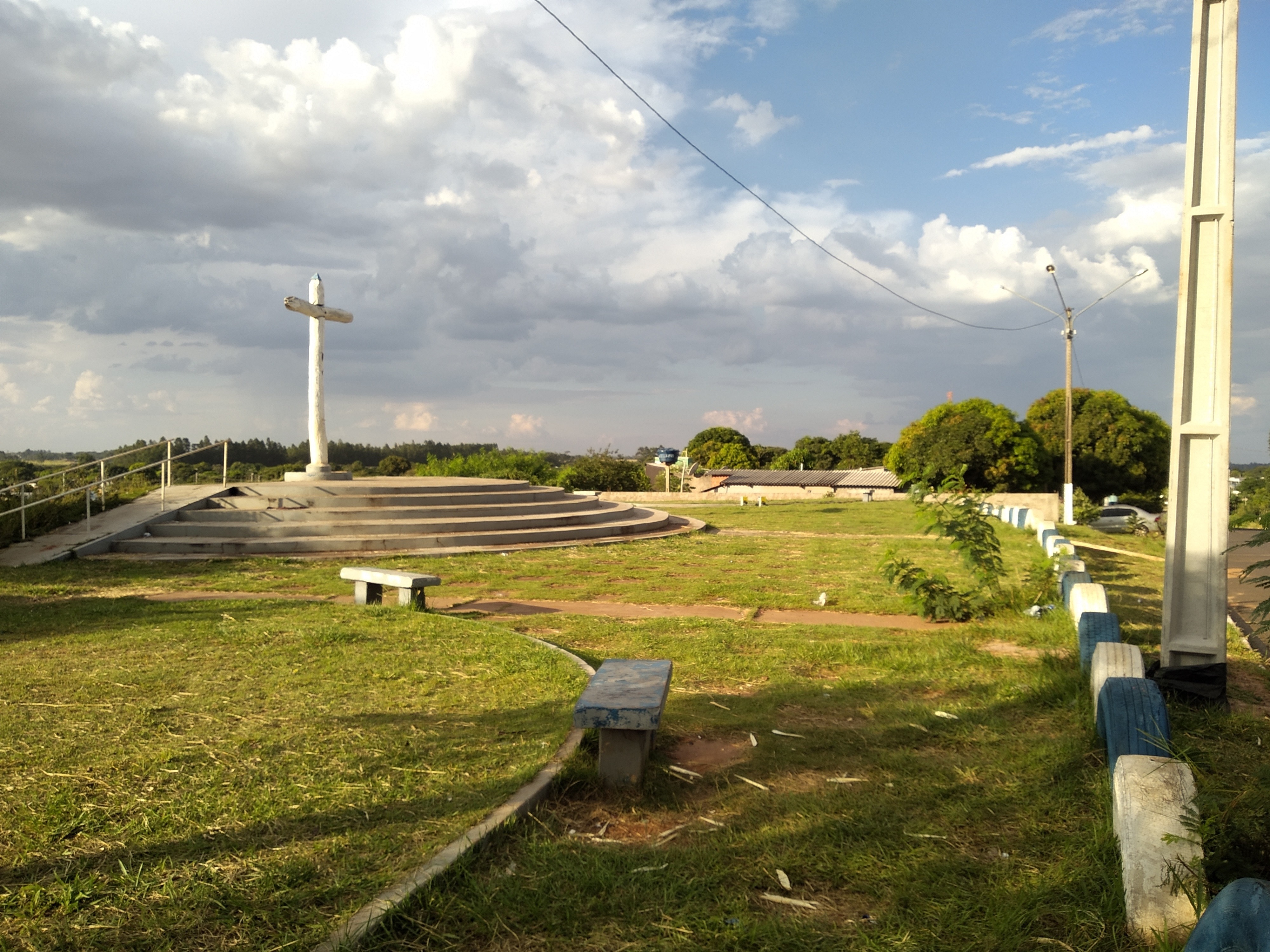 Vereadora Ligia Borges solicita manutenção da Praça do Cruzeiro A vereadora Ligia quer garantir mais segurança para as pessoas que frequentam a praça do Cruzeiro / Foto: Moreira Produções