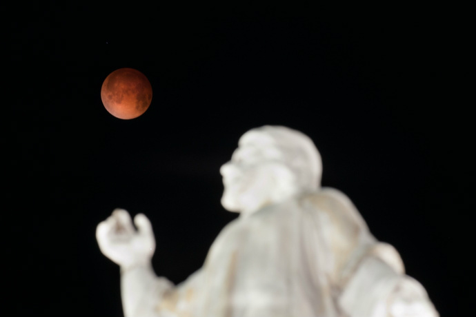 Monumento El Salvador del Mundo, em El Salvador. Fonte: AFP PHOTO/ Jose CABEZAS
