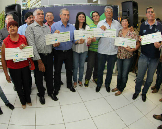 Governo baixa taxa de juros e dobra microcrédito do Banco Cidadão