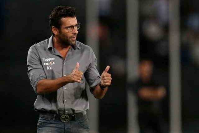Botafogo e Fluminense se enfrentam no Nilton Santos Botafogo, de Alberto Valentim, quer se recuperar na competição (Foto: Gazetapress)
