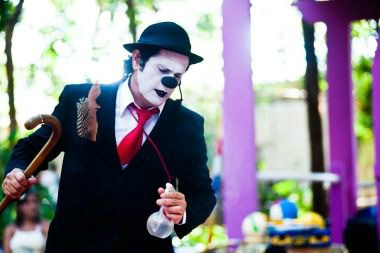 Palhaço Charles, interpretado pelo ator Alessandro Azevedo (Divulgação/Funarte)