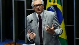 Senado deve votar texto alternativo para financiar campanhas eleitorais O senador Ronaldo Caiado propõe que o dinheiro do horário eleitoral no rádio e na TV seja destinado às campanhas