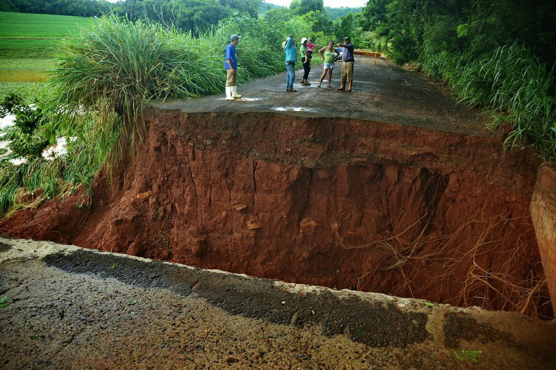 Chega a 54 número de municípios afetados pela chuva no Paraná