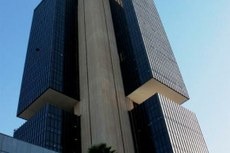 Mercado projeta juros menores e eleva projeção do PIB Mercado voltou a elevar previsão de crescimento econômico