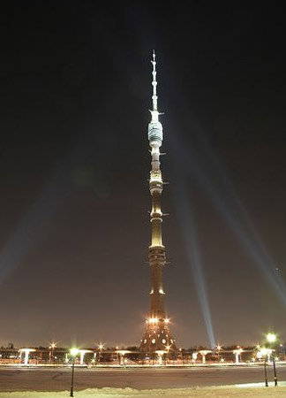 Ostankino. Inaugurada em 1967, em Moscou, na Rússia. Entre 1967 e 1976, foi a mais alta do mundo. Tem 540 metros de altura.