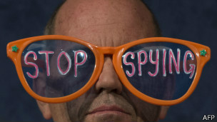 Escândalo de espionagem americana provocou protestos em várias partes do mundo