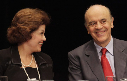 Dilma e Serra se "enfrentam" em debate no próximo domingo na Band Dilma e Serra se "enfrentam" em debate no próximo domingo na Band