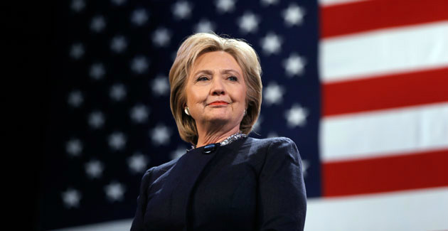 Hillary Clinton promete geração de empregos ao ser indicada candidata democrata Divulgação.