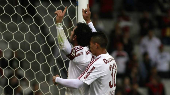 Fred marca no fim, Flu derrota o Atlético-PR e garante a vice-liderança Fred foi decisivo em Curitiba, dando passa para gol e definindo o placar