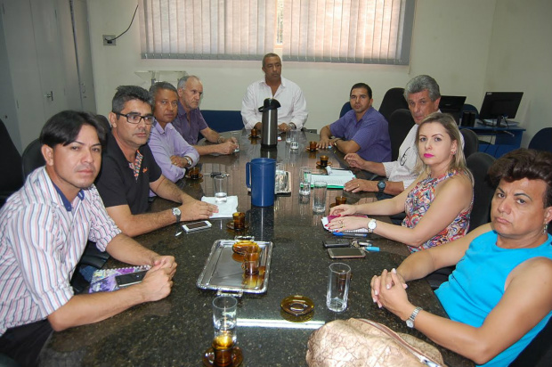 Vereadores reivindicam revitalização de rodovia que liga Amambai a Caarapó Em reunião, vereadores cobram Governo do Estado sobre recuperação da MS 156 / Foto: Assessoria