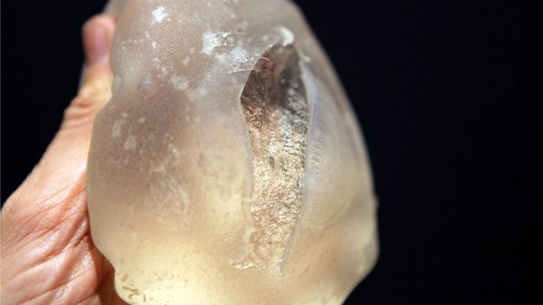 Prótese mamária: implante da marca Poly Implant Prothese (PIP), retirada de paciente devido à ruptura.