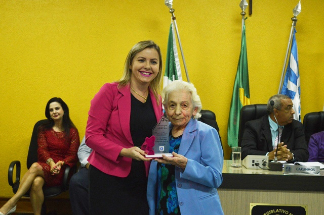 Câmara de Vereadores de Amambai realiza sessão solene, conheça as homenageadas Câmara de Vereadores de Amambai realiza sessão solene, conheça as homenageadas