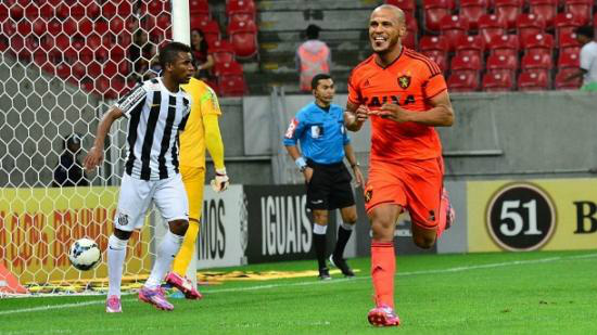 Patric marca três vezes, Sport bate Santos e entra na briga por G-4