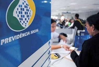 Aposentadoria por idade só poderá ser pedida por telefone ou internet Aposentadoria por idade só poderá ser pedida por telefone ou internet