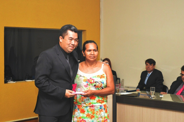 Câmara de Vereadores de Amambai realiza sessão solene, conheça as homenageadas Câmara de Vereadores de Amambai realiza sessão solene, conheça as homenageadas