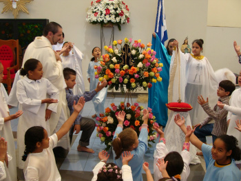 12 de outubro: Dia de Nossa Senhora Aparecida e das Crianças Em Amambai, a celebração religiosa em comemoração ao dia da Padroeira do Brasil acontece nesta quarta-feira, 12, na Capela Santa Luzia, na Vila Limeira.