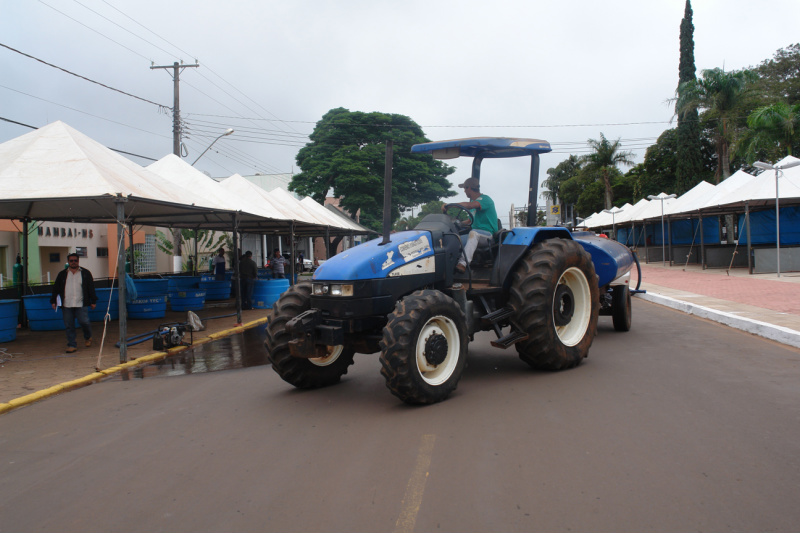 Local da Feira do Peixe Vivo de Amambai está sendo preparado Programação tem início nesta quarta-feira e vai até a sexta-feira / Foto: Moreira Produções