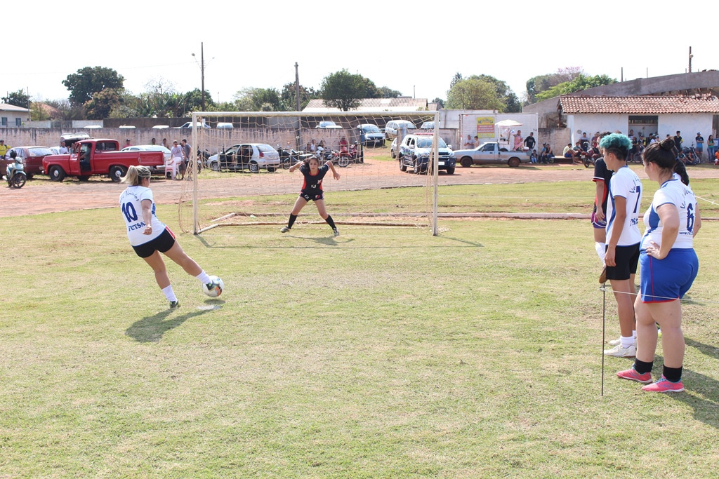 Emoção e adrenalina marcam 3ª rodada do Campeonato de Pênaltis em Amambai As competições também acontecem na categoria feminina / Foto: Decom