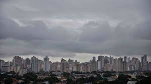 Quinta (12) com dia nublado pela manhã e pancadas de chuva em todas as regiões