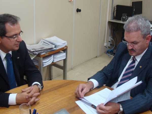 Geraldo Resende em audiência com Leopoldo Jorge, diretor de programas e projetos educacionais do FNDE
