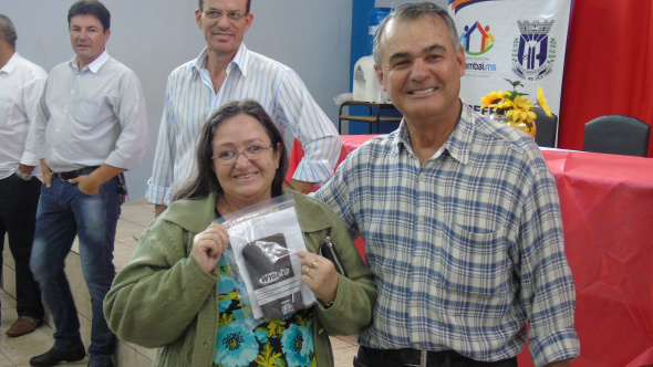 Vereador Prego prestigia entrega de óculos em Amambai Vereador Anilson Prego durante entrega de óculos para a população de Amambai / Foto: Assessoria