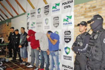 Grupo de assaltantes foi preso com ajuda da polícia do Paraná / Foto: Polícia Civil do Paraná
