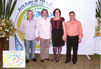 Rotary de Amambai recebe prêmio na 36ª Conferência Distrital Darlan, Viviane, José Luiz e Jandir.