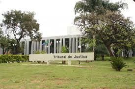 Servidores do TJ/MS também querem o “vale caviar” dos juízes aposentados Servidores do TJ/MS também querem o “vale caviar” dos juízes aposentados