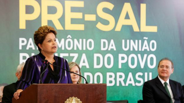 Dinheiro da exploração do pré-sal já cai na conta da União, mas queda no preço internacional do petróleo prejudica as receitas 