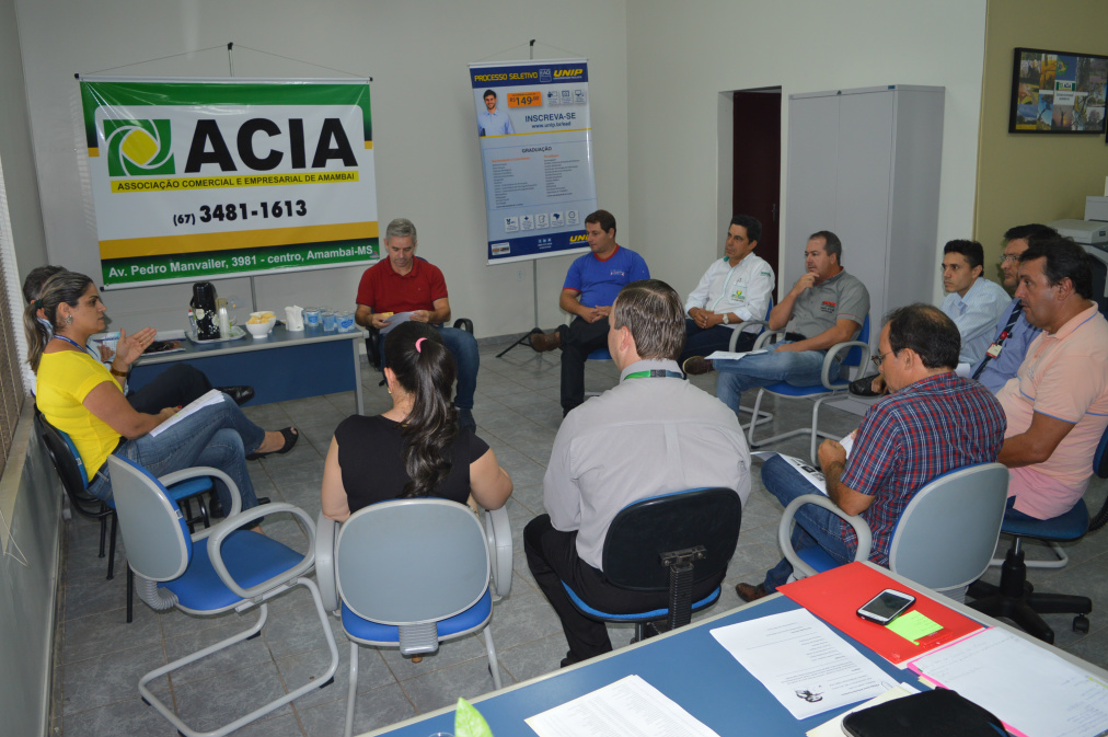 População de Amambai deve estar atenta as condições das cédulas Reunião entre comerciantes e representantes de agencias bancárias aconteceu na segunda-feira (14), na sede da AciaFoto: Moreira Produções