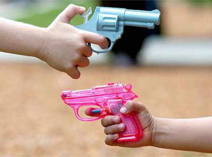 15 de abril - Dia do Desarmamento Infantil