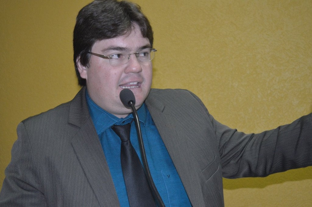 Vereador Maikell cobra investimentos no posto de saúde da vila Vilarinho Vereador de Amambai, Maikell Ruiz (PP) / Foto: Moreira Produções