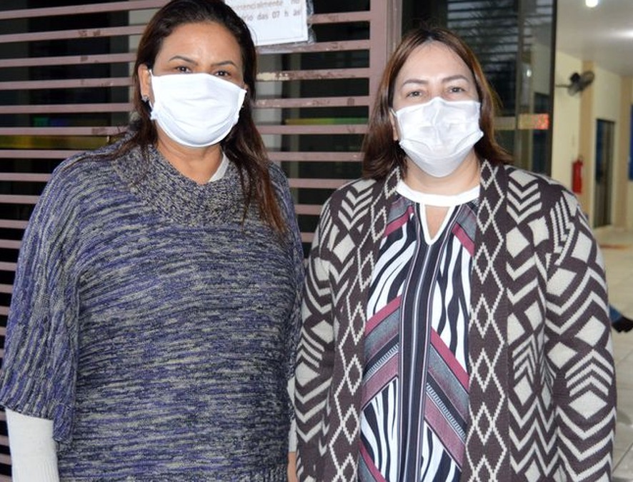 E/D: Nídia Peixer e Erli Fernandes da Silva, vice-presidente e presidente eleitas do Simted para o triênio 2020-2023 / Foto: Moreira Produções