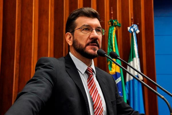 Kemp propõe ação para combater “epidemia do suicídio” entre jovens de MS Deputado propôs ação do governo para combater depressão entre os estudantes da Rede Pública Estadual