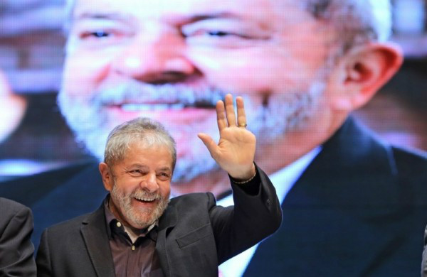 “Não tem nesse país uma viva alma mais honesta do que eu”, diz Lula “Não tem nesse país uma viva alma mais honesta do que eu”, diz Lula